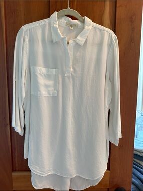 Side stitch White Long-Sleeve Collared Tunic with Chest Pocket